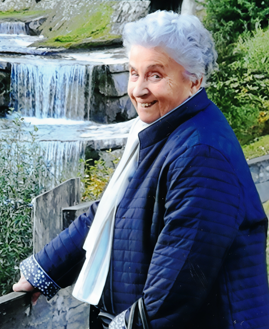 ADUA BECCARI-artguru